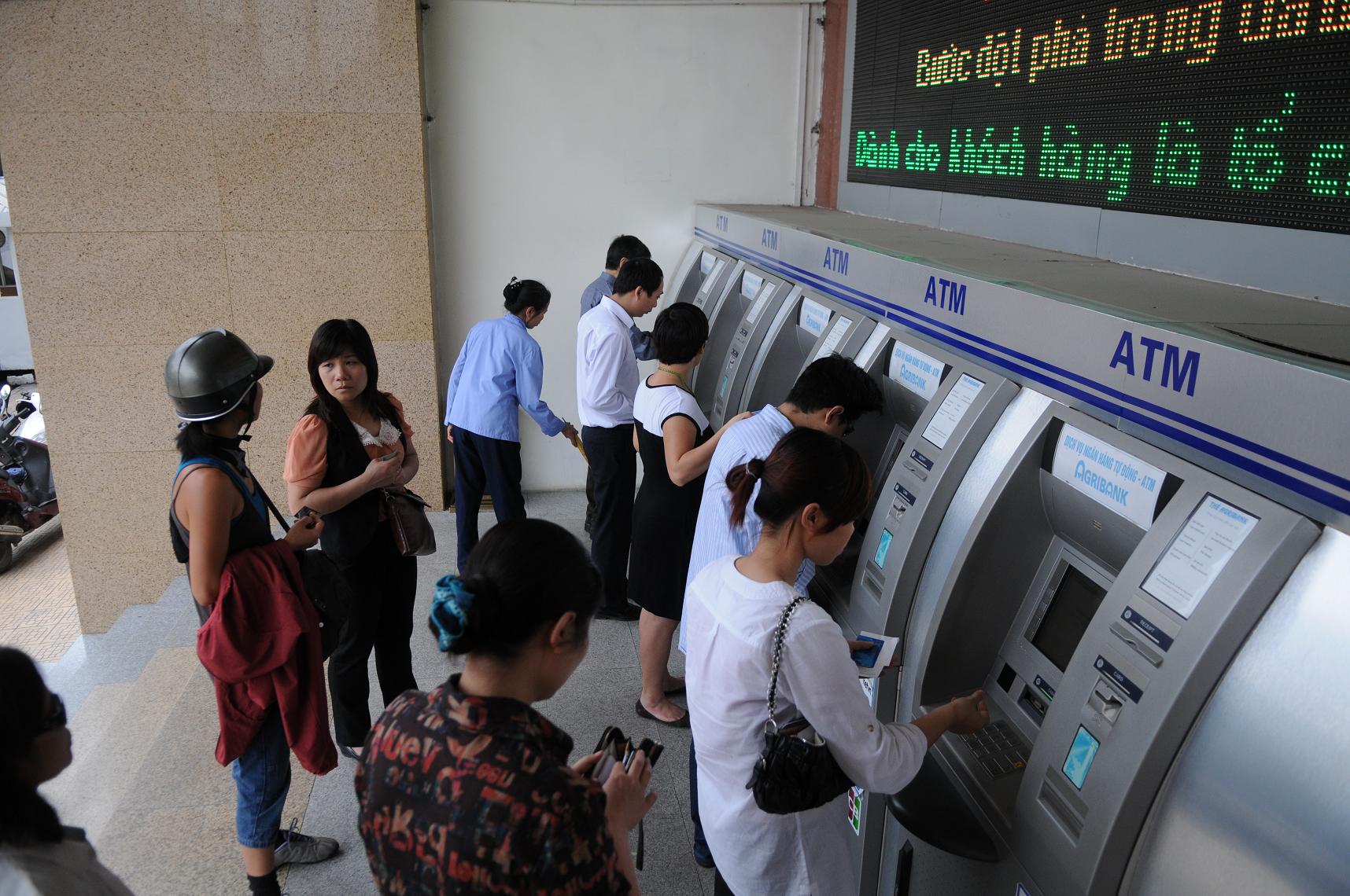 Thủ tướng chỉ đạo bảo đảm hệ thống ATM hoạt động thông suốt dịp tết