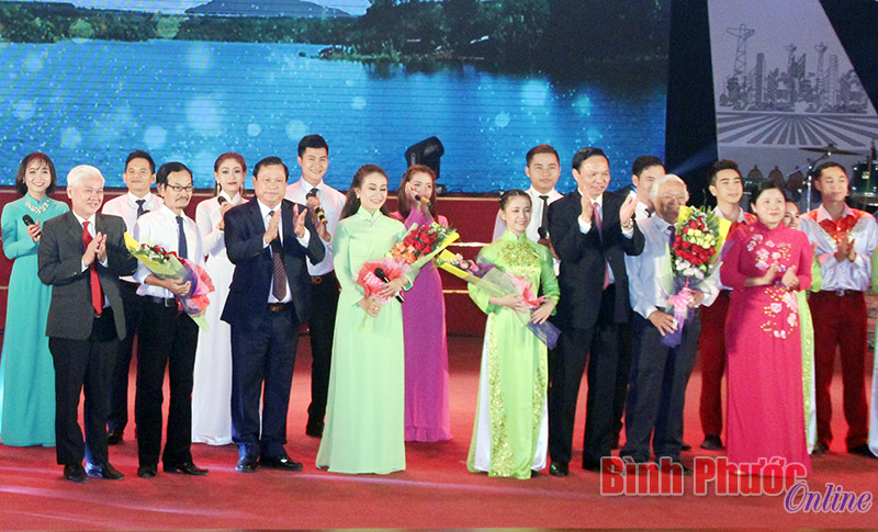 Cầu truyền h&igrave;nh trực tiếp &ldquo;Chung d&ograve;ng s&ocirc;ng B&eacute;&rdquo;