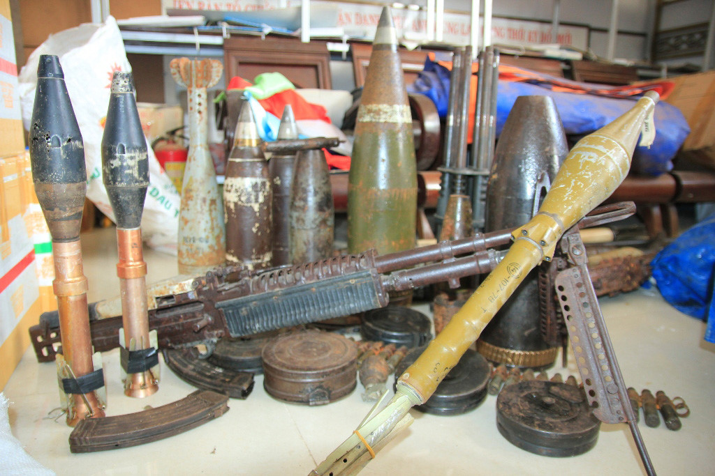 Đồng loạt kiểm tra, vận động nh&acirc;n d&acirc;n giao nộp vũ kh&iacute;, vật liệu nổ ở B&ugrave; Đăng