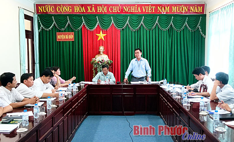 Kiểm tra phổ biến, gi&aacute;o dục ph&aacute;p luật tại B&ugrave; Đốp