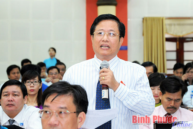 Chất vấn nợ đọng trong x&acirc;y dựng n&ocirc;ng th&ocirc;n mới, &ldquo;tạm giao&rdquo; c&ocirc;ng chức&hellip;