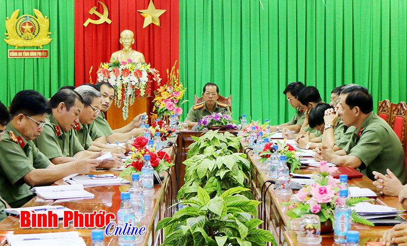 Lực lượng c&ocirc;ng an học tập, qu&aacute;n triệt Nghị quyết Trung ương 4, kh&oacute;a XII