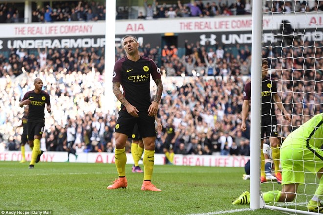 Pep Guardiola thua trận đầu tiên: Premier League không đơn giản