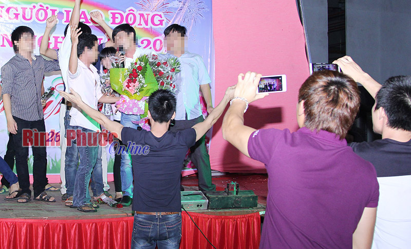 Một quy định kh&ocirc;ng được dư luận đồng t&igrave;nh