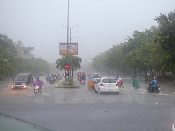 Áp thấp nhiệt đới đã đi sâu vào đất liền, Nam Bộ có mưa dông