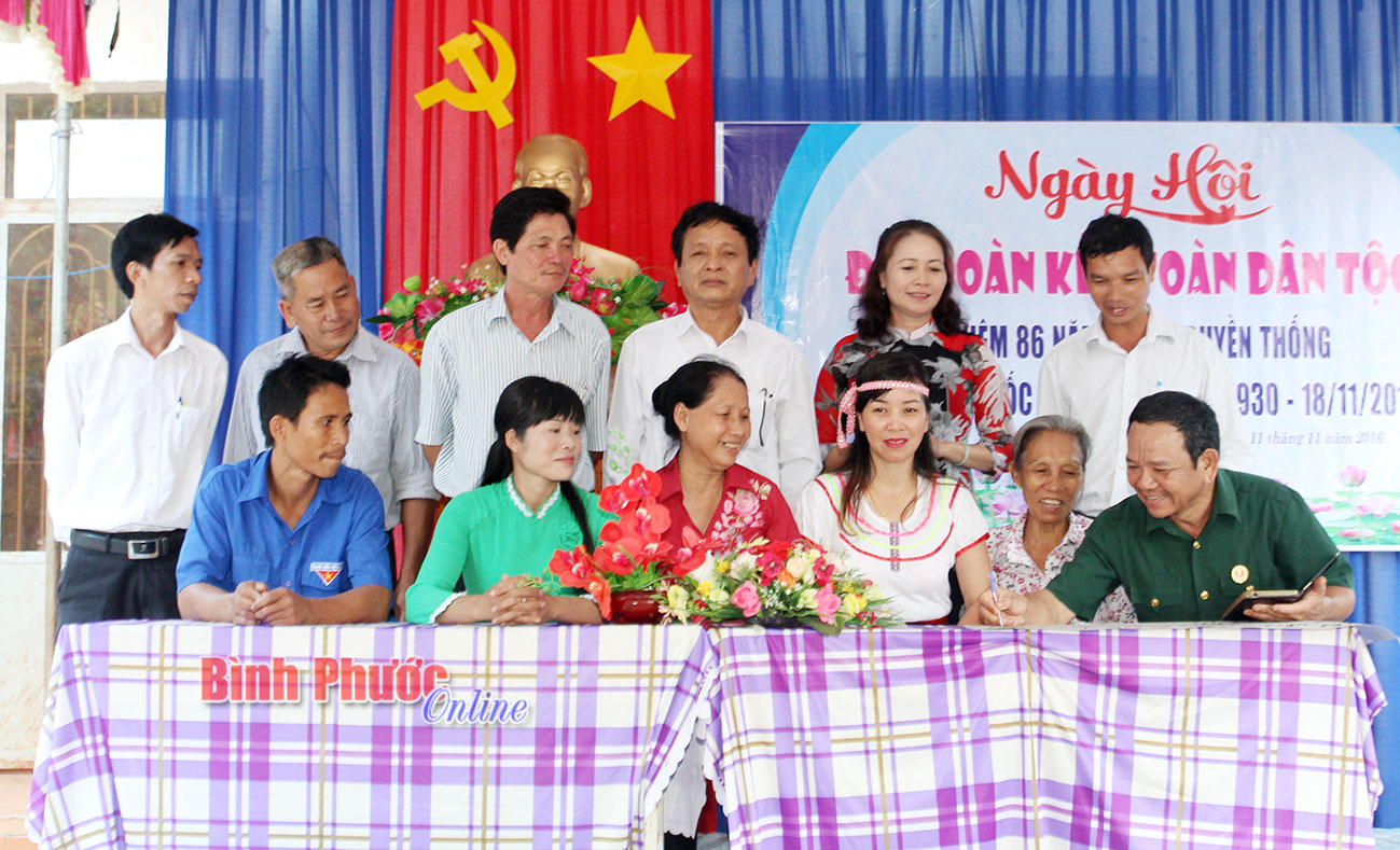 Ấp Xạc Lây thắm tình Ngày hội đại đoàn kết dân tộc