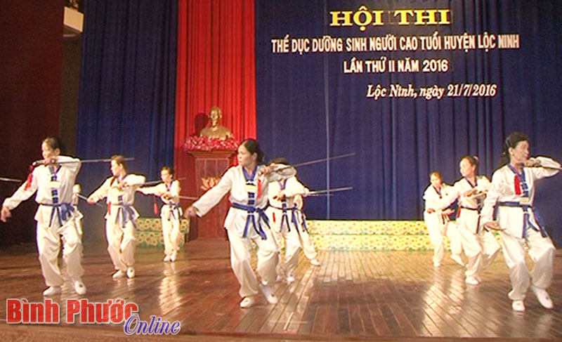 Người cao tuổi vui, khỏe với phong trào TDTT
