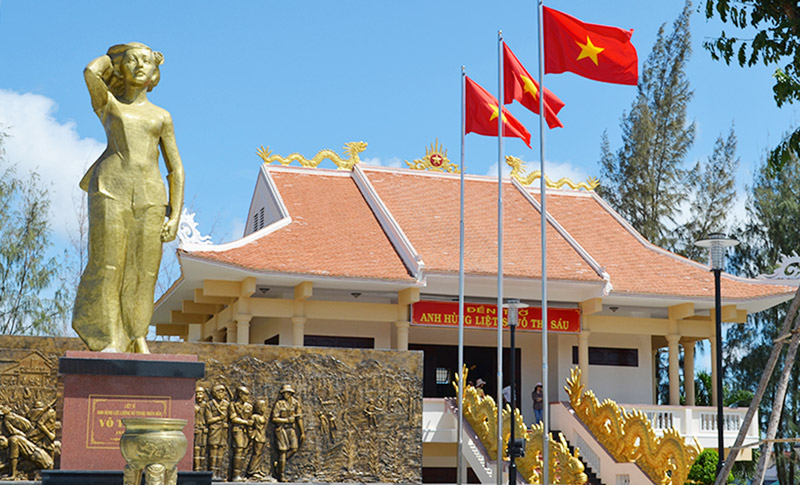 Những tấm gương s&aacute;ng ngời qua ng&agrave;n năm lịch sử