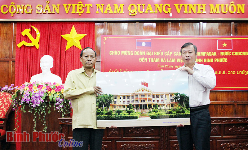 Những th&agrave;nh tựu trong quan hệ ngoại giao