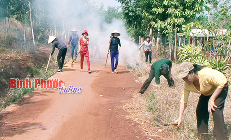 Phụ nữ Lộc Ninh chung sức xây dựng nông thôn mới