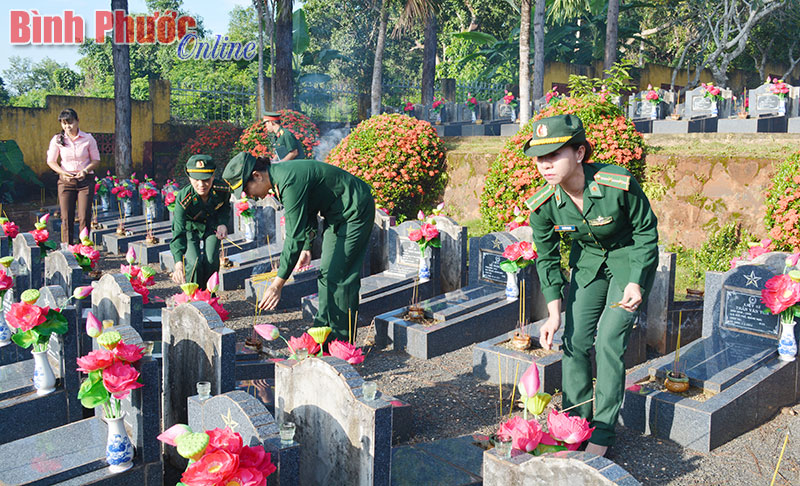 Những “bóng hồng” chung tay vì biên giới bình yên