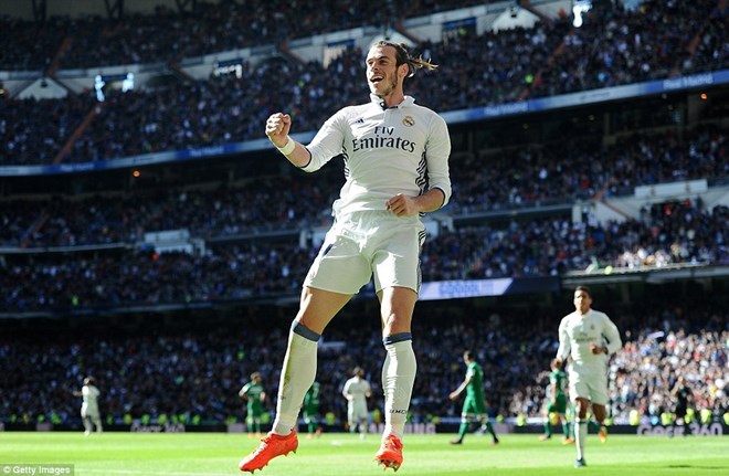 Gareth Bale tỏa sáng, Real tạm bỏ xa Barcelona đến 5 điểm