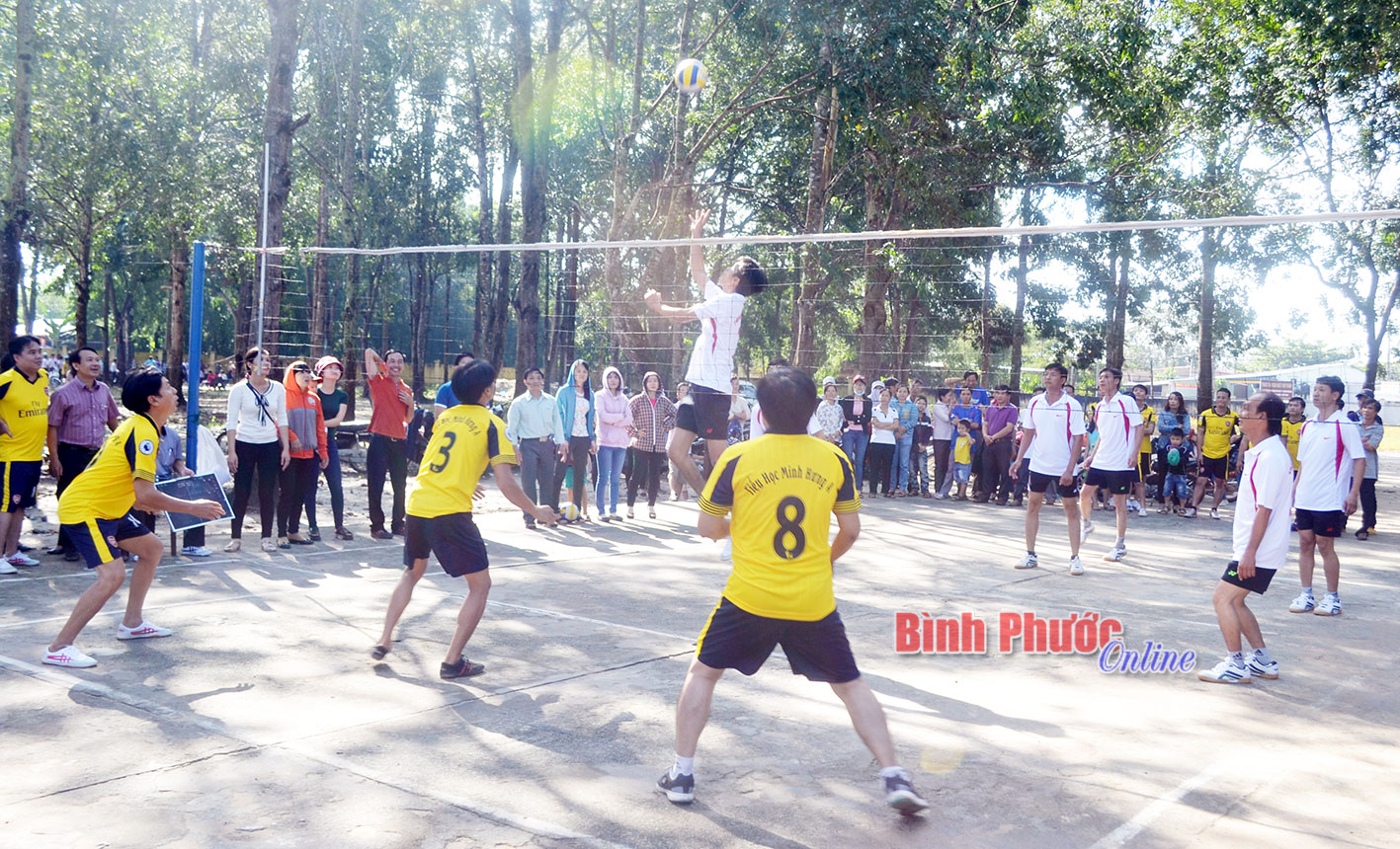 18 đội tham gia giải bóng chuyền ngành giáo dục huyện Chơn Thành