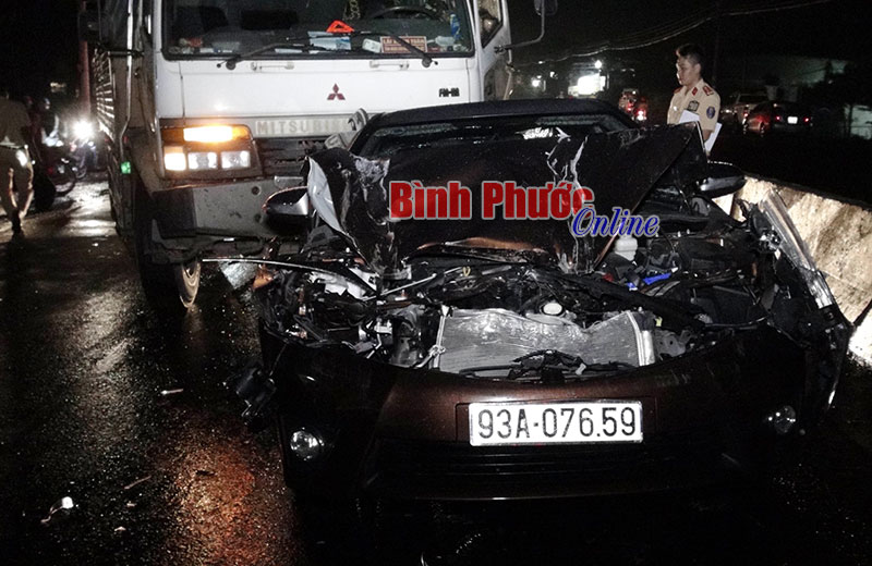 Tai nạn nối tiếp tai nạn, kẹt xe hơn 1 tiếng đồng hồ