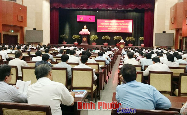 Giao ban, tập huấn c&ocirc;ng t&aacute;c gi&aacute;o dục l&yacute; luận ch&iacute;nh trị khu vực ph&iacute;a Nam