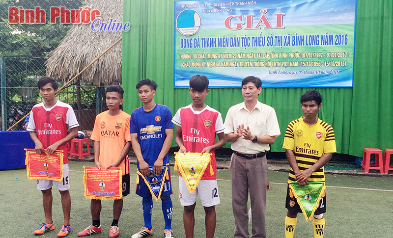 Thanh Phú đoạt giải nhất bóng đá thanh niên DTTS
