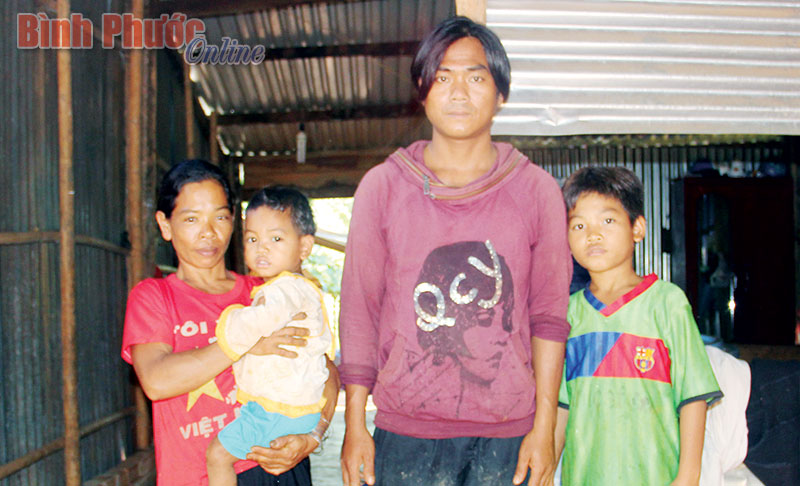 Thôn Phú Bình: Gần 50% hộ nghèo, cận nghèo