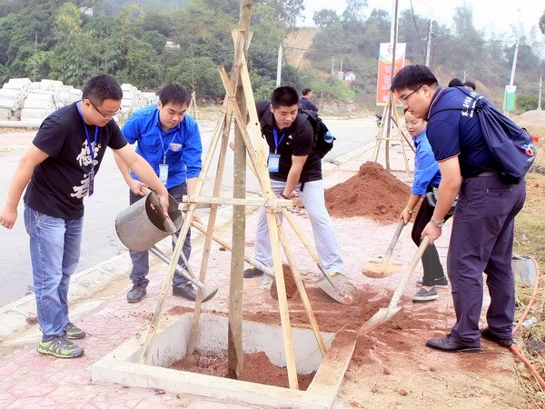 Thanh ni&ecirc;n Việt-Trung ươm mầm, vun đắp t&igrave;nh hữu nghị hai nước