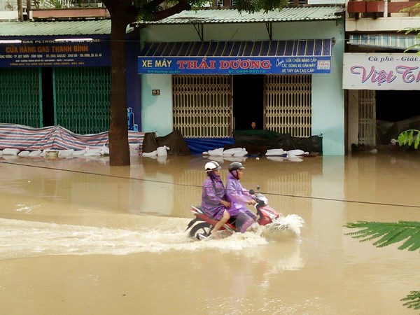 Áp thấp nhiệt đới có khả năng gây lốc xoáy và gió giật mạnh