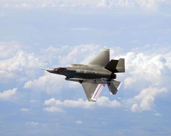 Ông Trump chỉ trích chương trình chiến đấu cơ F-35 quá tốn kém