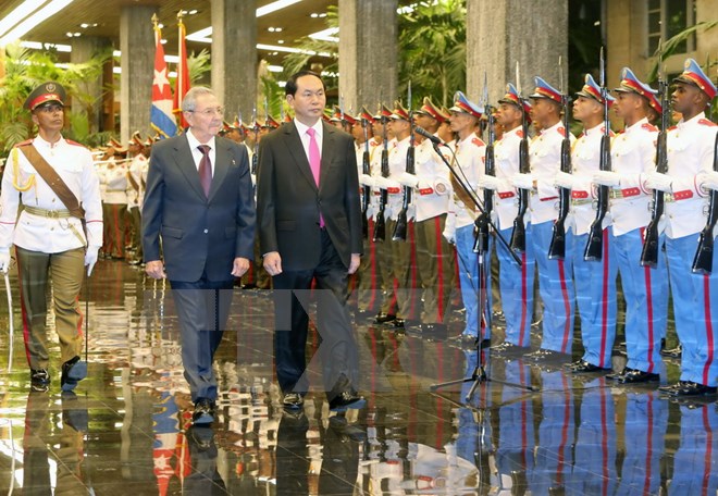 Chủ tịch Cuba Raul Castro hội đ&agrave;m với Chủ tịch nước Trần Đại Quang