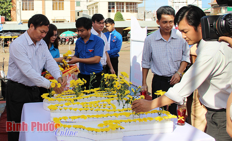 Tưởng nhớ người đi - v&igrave; người ở lại