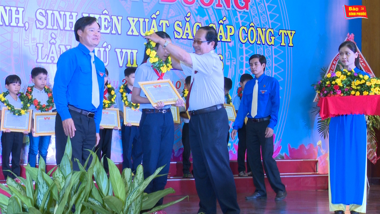 [Video] Cao su Phú Riềng: Tuyên dương, khen thưởng 183 học sinh, sinh viên xuất sắc  