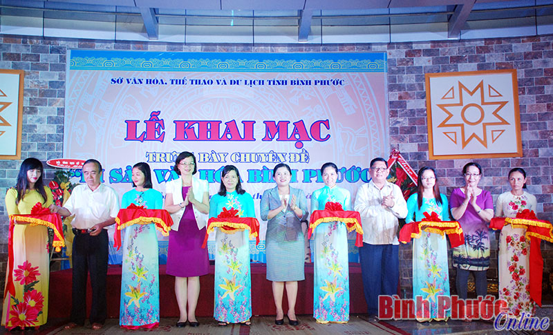 420 hiện vật, t&agrave;i liệu, h&igrave;nh ảnh trưng b&agrave;y tại triển l&atilde;m &ldquo;Di sản văn h&oacute;a B&igrave;nh Phước&rdquo;