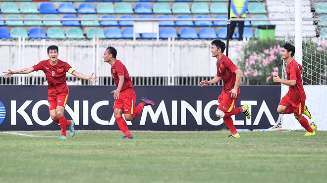 Trọng Hoàng lập công, tuyển Việt Nam đặt 1 chân vào bán kết