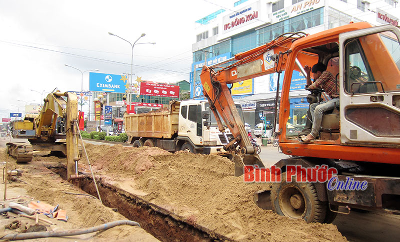 Xử phạt 141 triệu đồng các đơn vị thi công cấp, thoát nước tại Đồng Xoài