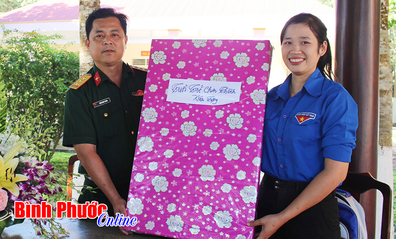 Huyện đoàn Chơn Thành tổ chức nhiều hoạt động nhân ngày 22-12