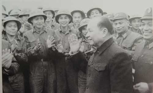 Đồng ch&iacute; Trường Chinh với x&acirc;y dựng LLVT nh&acirc;n d&acirc;n ba thứ qu&acirc;n