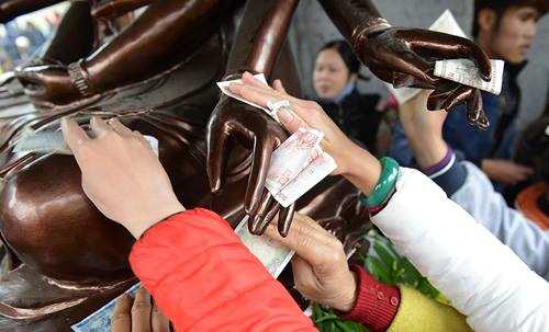 Có còn văn minh lễ hội?