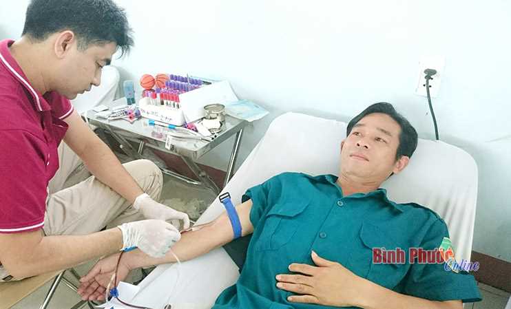 Đồng xoài: Thu 360 đơn vị máu tình nguyện đợt 2-2017