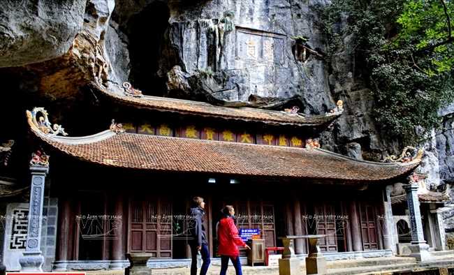 Cổ tự giữa l&ograve;ng Di sản thế giới Tr&agrave;ng An