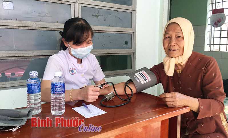 600 người dân được khám, cấp thuốc miễn phí