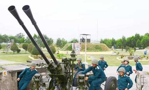 B&agrave;i 1: Sức h&acirc;́p d&acirc;̃n v&agrave; ni&ecirc;̀m tin