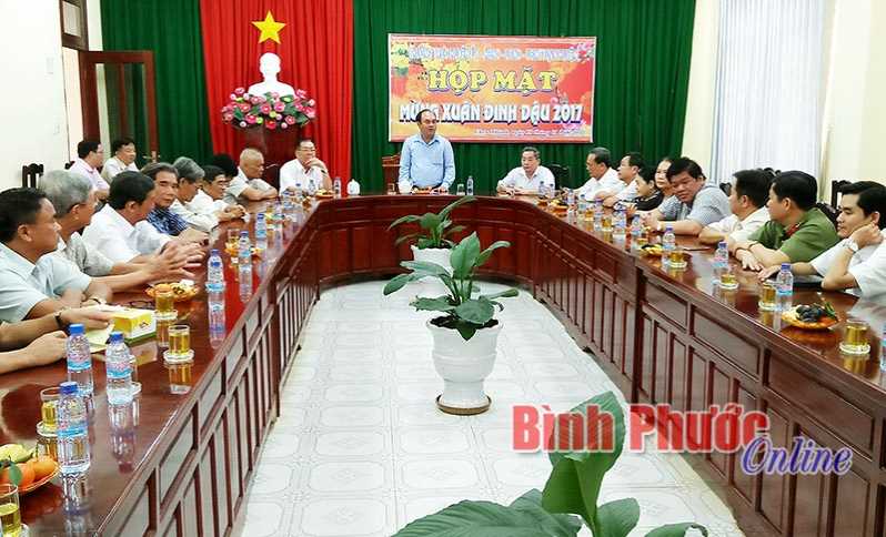 Chơn Th&agrave;nh họp mặt c&aacute;n bộ l&atilde;o th&agrave;nh