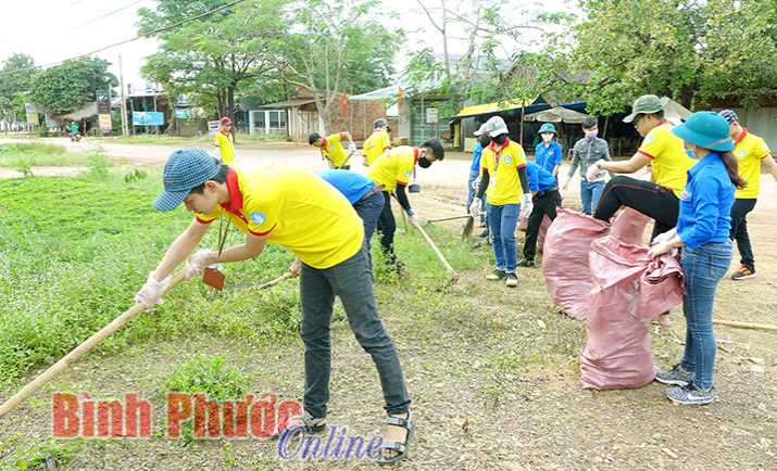 Đồng Xo&agrave;i n&acirc;ng cao vai tr&ograve; của cấp ủy đảng trong c&ocirc;ng t&aacute;c chỉnh trang đ&ocirc; thị v&agrave; vệ sinh m&ocirc;i trường