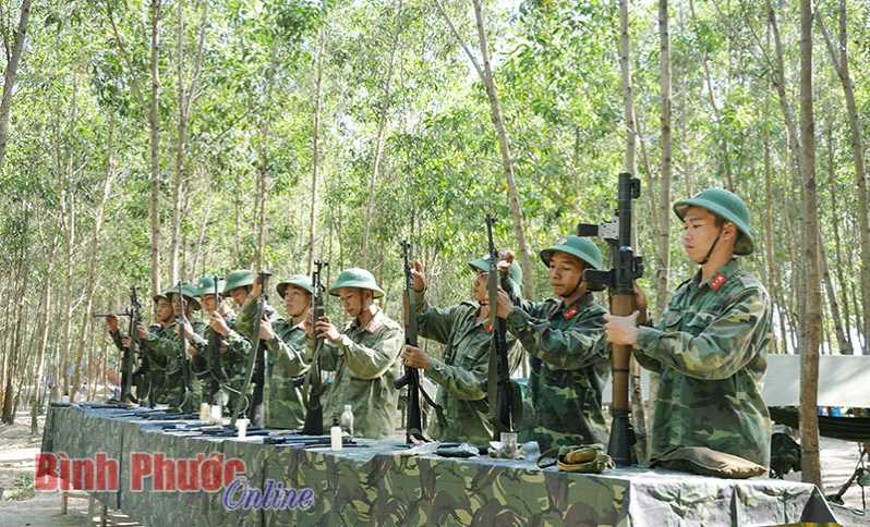 X&acirc;y dựng nền quốc ph&ograve;ng to&agrave;n d&acirc;n vững chắc gắn với thế trận ANND