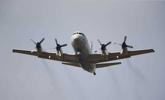 Máy bay quân sự của Mỹ, Trung Quốc bay gần nhau trên Biển Đông