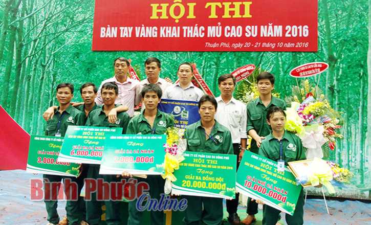 Tết vui ở Nông trường cao su Tân Hưng