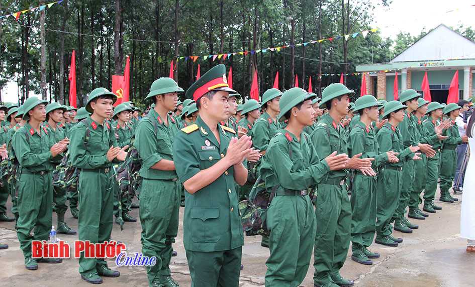 Tiễn 117 qu&acirc;n nh&acirc;n bi&ecirc;n ph&ograve;ng ho&agrave;n th&agrave;nh nghĩa vụ qu&acirc;n sự trở về địa phương