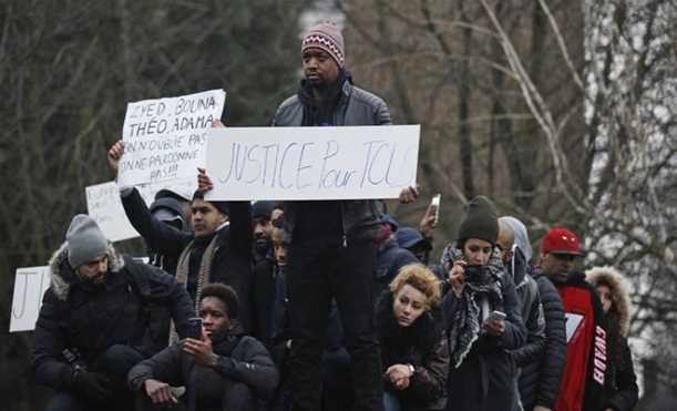 Pháp: Hàng nghìn người biểu tình phản đối bạo lực cảnh sát