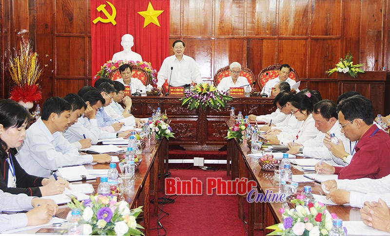 Bộ trưởng Bộ Nội vụ L&ecirc; Vĩnh T&acirc;n l&agrave;m việc tại B&igrave;nh Phước: Phải quyết liệt tinh giản bi&ecirc;n chế