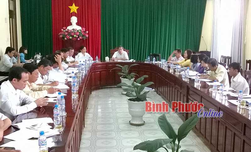 Đến cuối năm 2017, huyện Chơn Th&agrave;nh phấn đấu c&ograve;n 2,0% hộ ngh&egrave;o