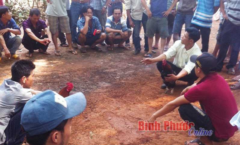 Dùng dao khống chế đòi quan hệ tình dục