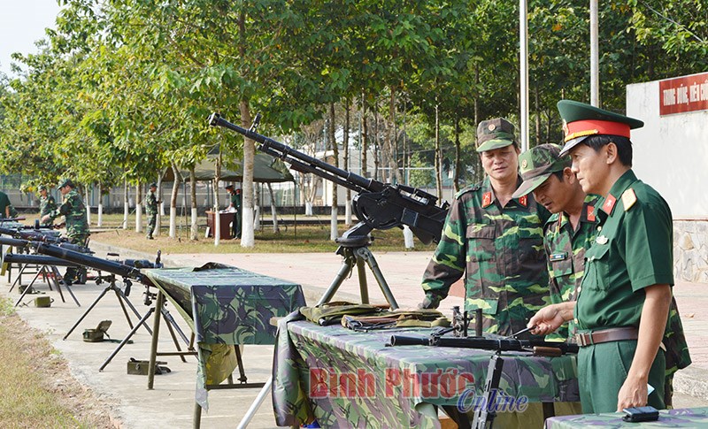 Hội thao hiểu biết chung về s&uacute;ng, ph&aacute;o trong bi&ecirc;n chế