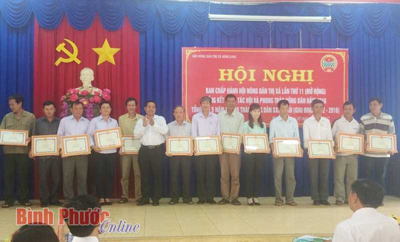 B&igrave;nh Long tuy&ecirc;n dương 44 hộ n&ocirc;ng d&acirc;n sản xuất kinh doanh giỏi