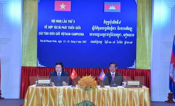 Th&ocirc;ng c&aacute;o chung Hội nghị Hợp t&aacute;c c&aacute;c tỉnh bi&ecirc;n giới Việt Nam-Campuchia